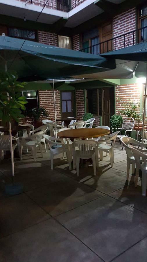 Hostel Buen Descanso 수크레 외부 사진