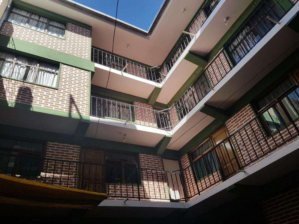 Hostel Buen Descanso 수크레 외부 사진